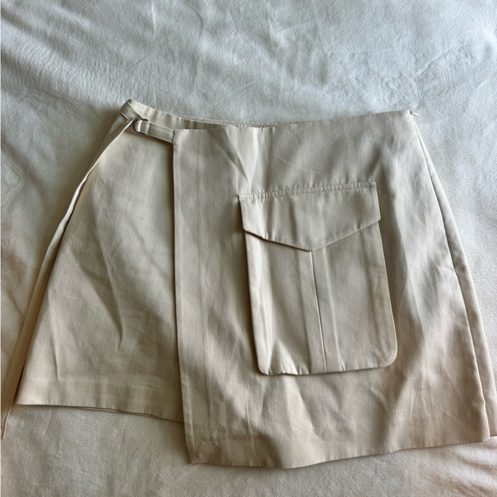 Zara beige skort